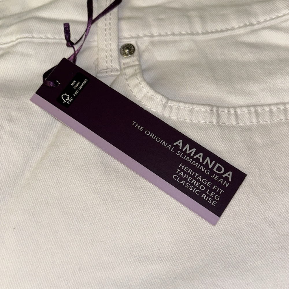 NWT Gloria Vanderbilt Women's Amanda Classic Rise Tapered Jean - Picture 6 of 10